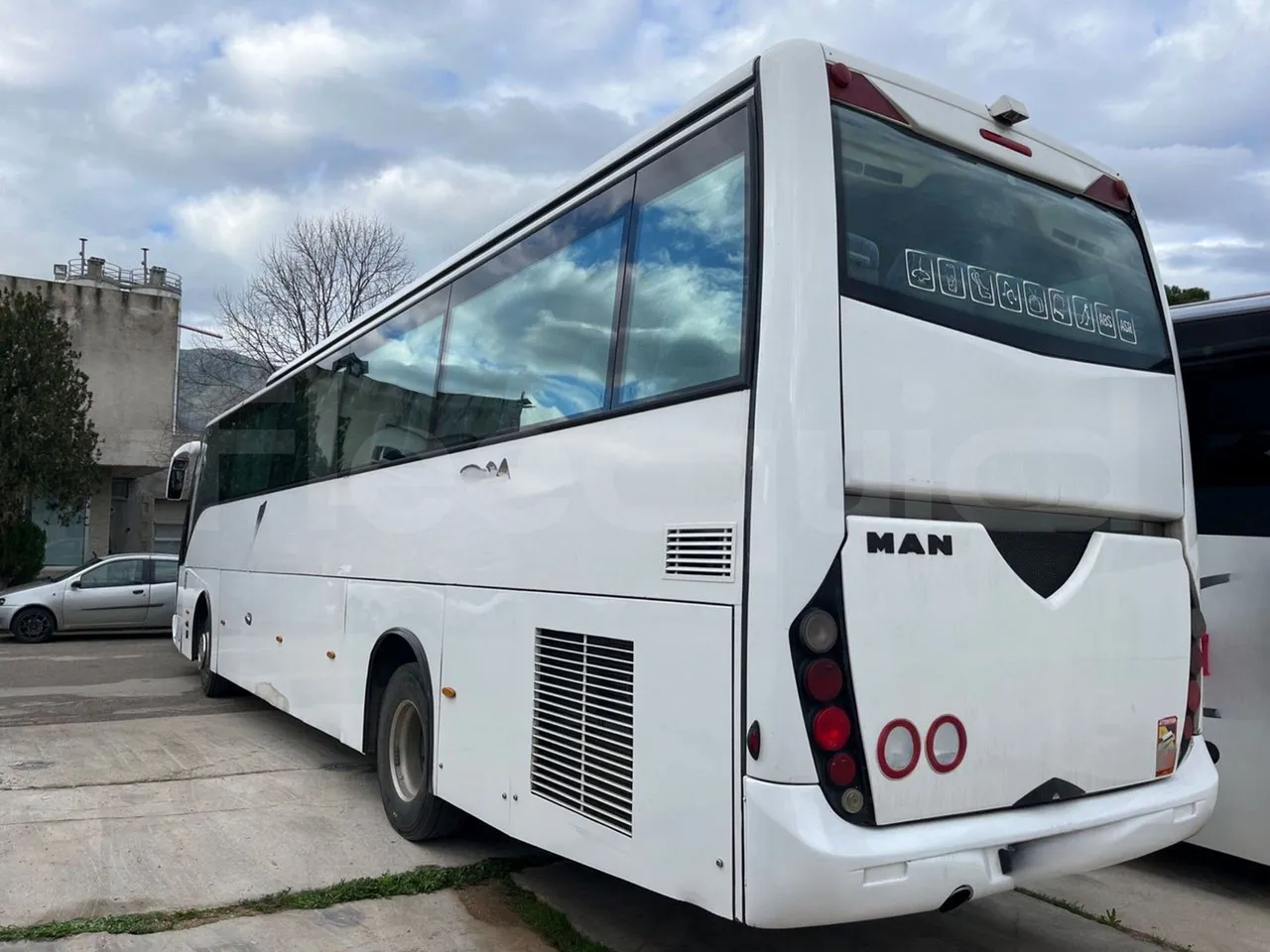 Man Noge Touring345 - EUR3 -  301kW - 13.000m - 3/4 left rear side