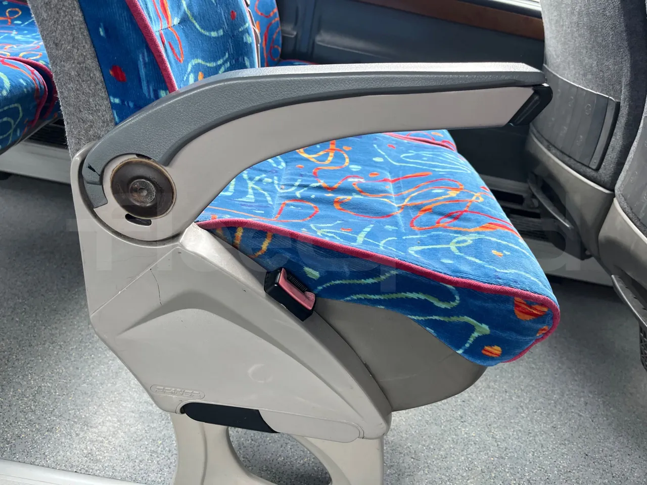 Man Noge Touring345 - EUR3 -  301kW - 13.000m - armrest detail photo