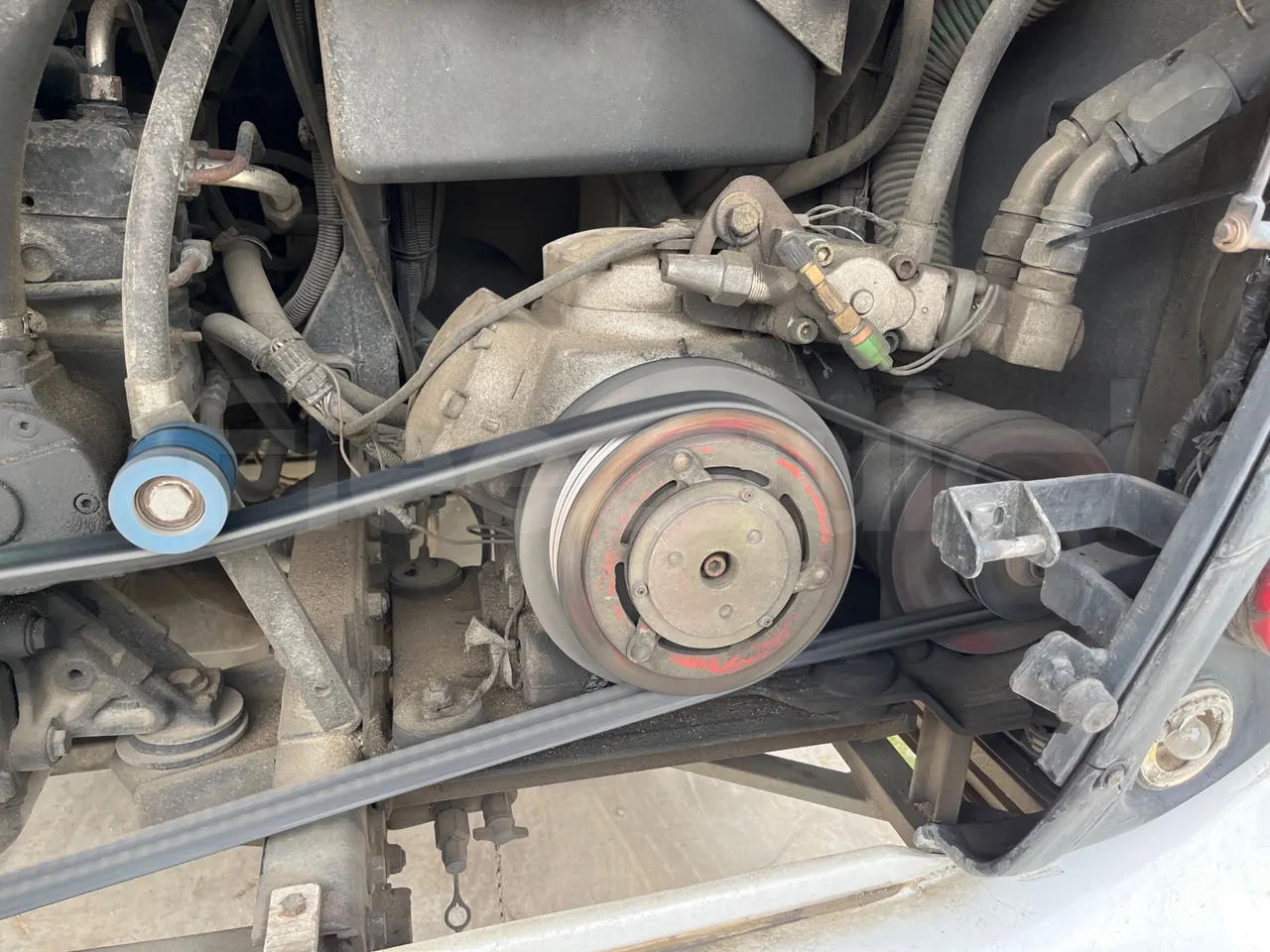 Man Noge Touring345 - EUR3 -  301kW - 13.000m - air conditioning compressor