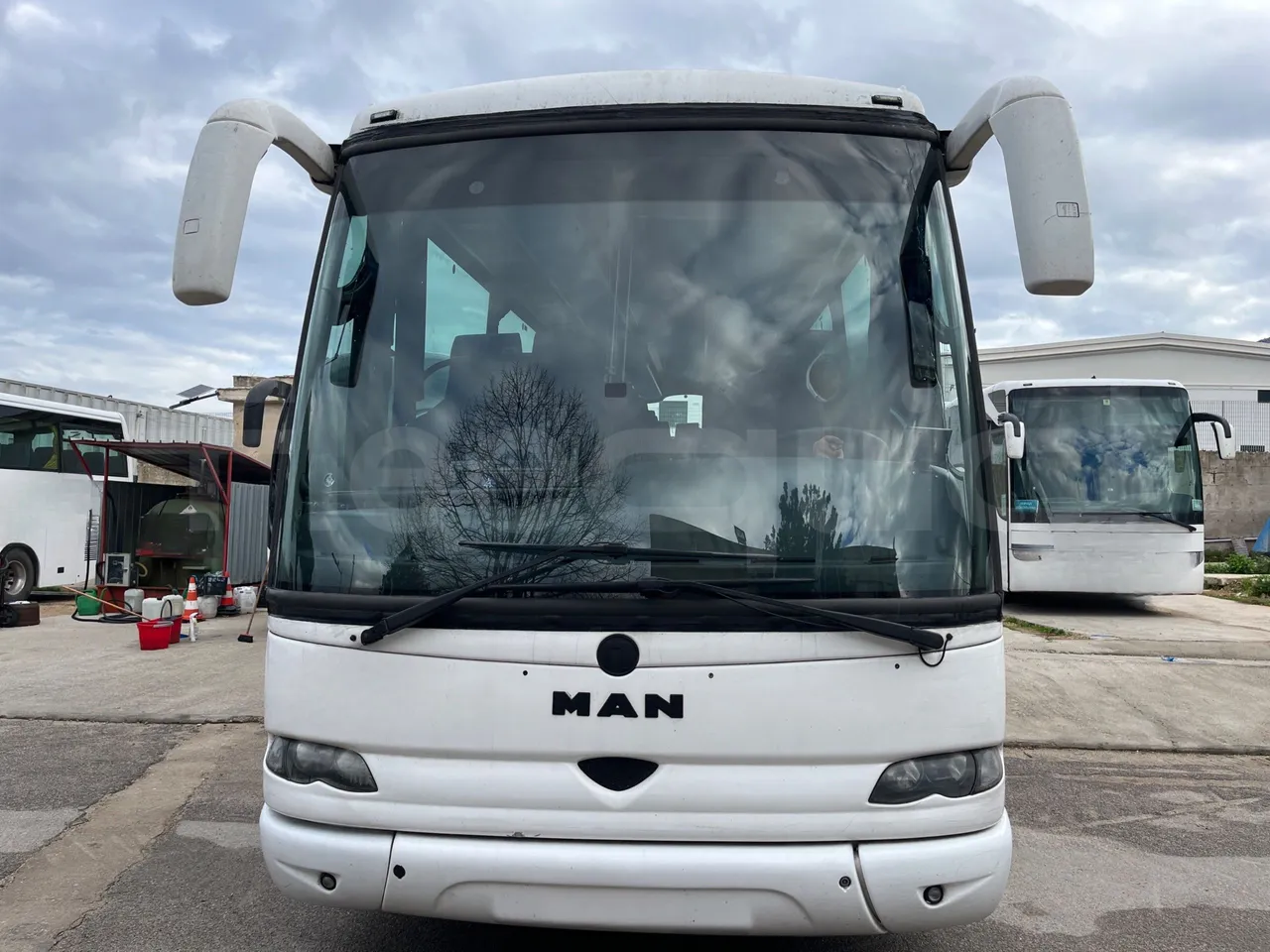 Man Noge Touring345 - EUR3 -  301kW - 13.000m - front photo