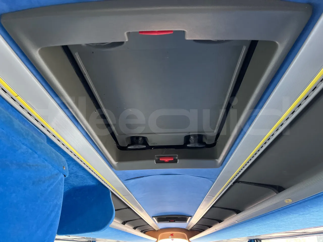 Man Noge Touring345 - EUR3 -  301kW - 13.000m - roof hatch 1