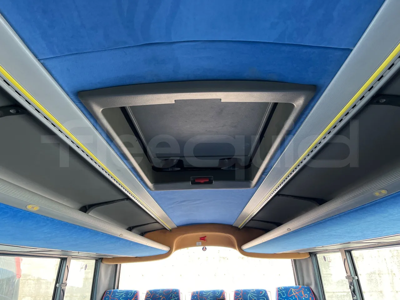 Man Noge Touring345 - EUR3 -  301kW - 13.000m - roof hatch 2