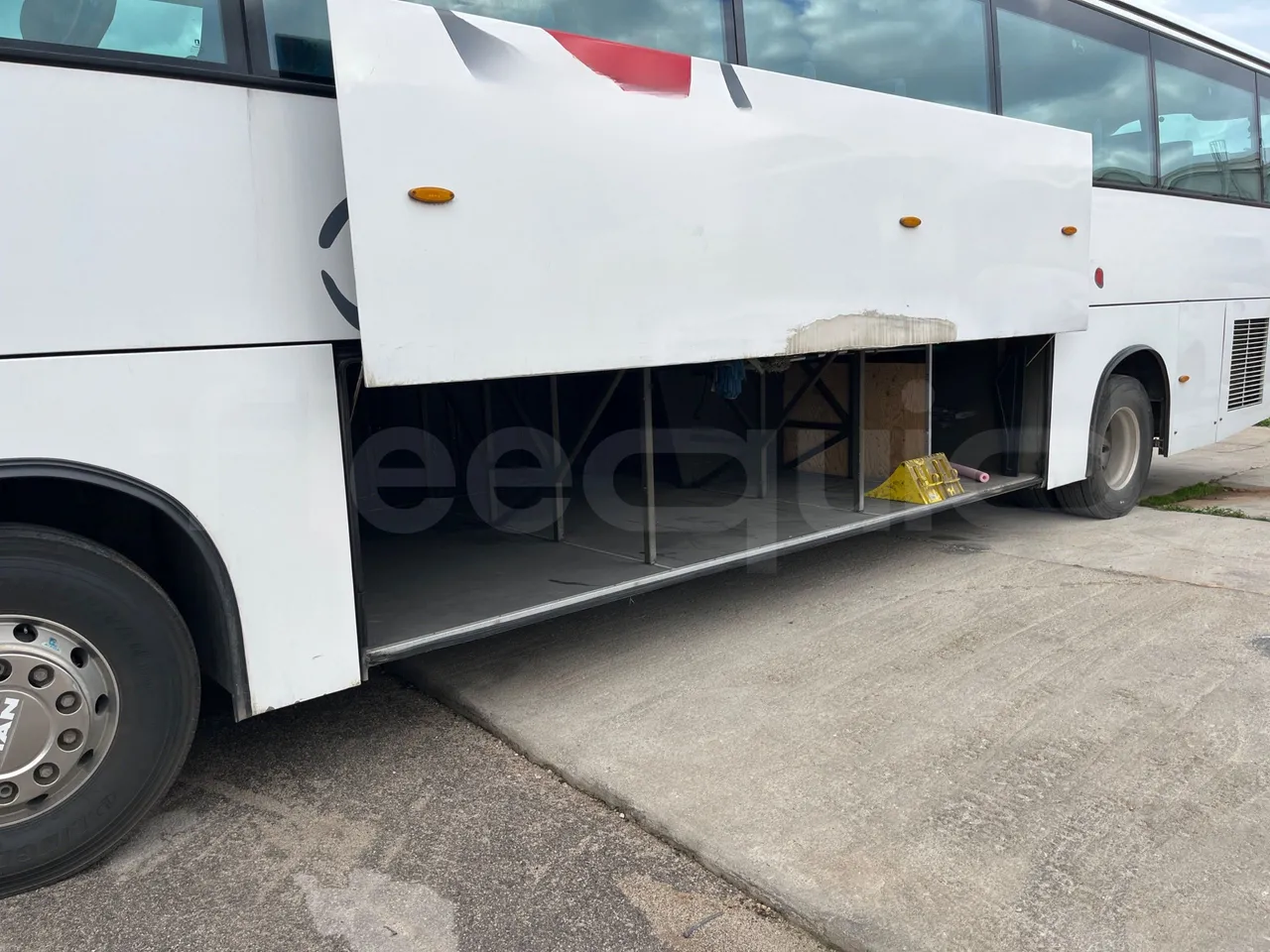 Man Noge Touring345 - EUR3 -  301kW - 13.000m - luggage rack photo