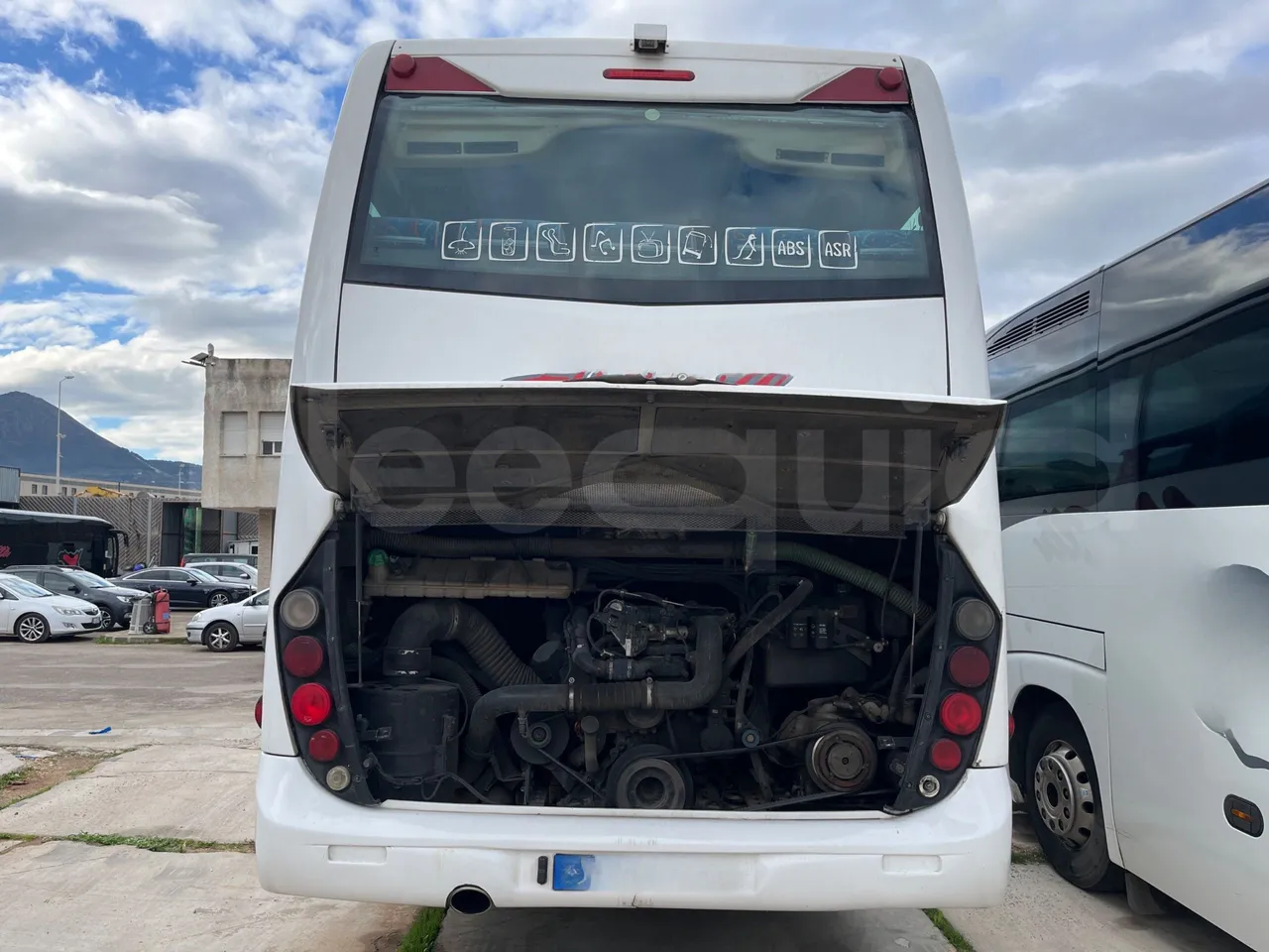 Man Noge Touring345 - EUR3 -  301kW - 13.000m - rear hatch open
