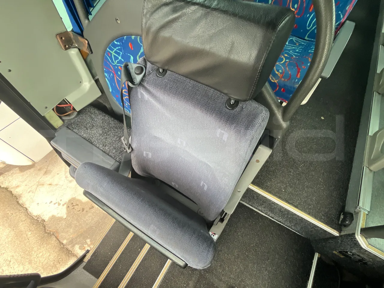 Man Noge Touring345 - EUR3 -  301kW - 13.000m - hostess seat photo