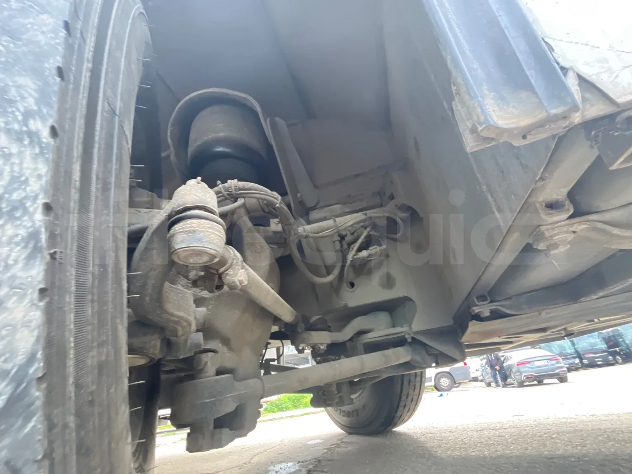 Man Noge Touring345 - EUR3 -  301kW - 13.000m - front axle right side