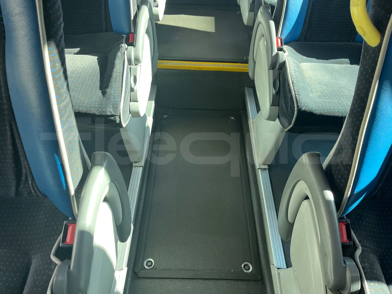 Scania Irizar i4H 14.99 M3 - Euro6 - 302kW - 14.990mt - floor hatches photo