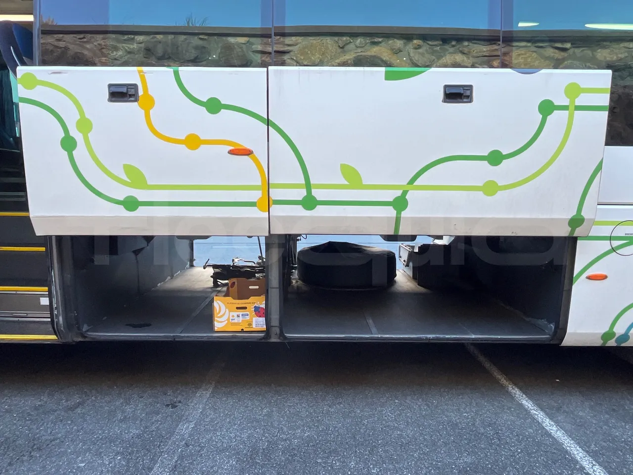 Scania Irizar i4H 14.99 M3 - Euro6 - 302kW - 14.990mt - luggage rack photo