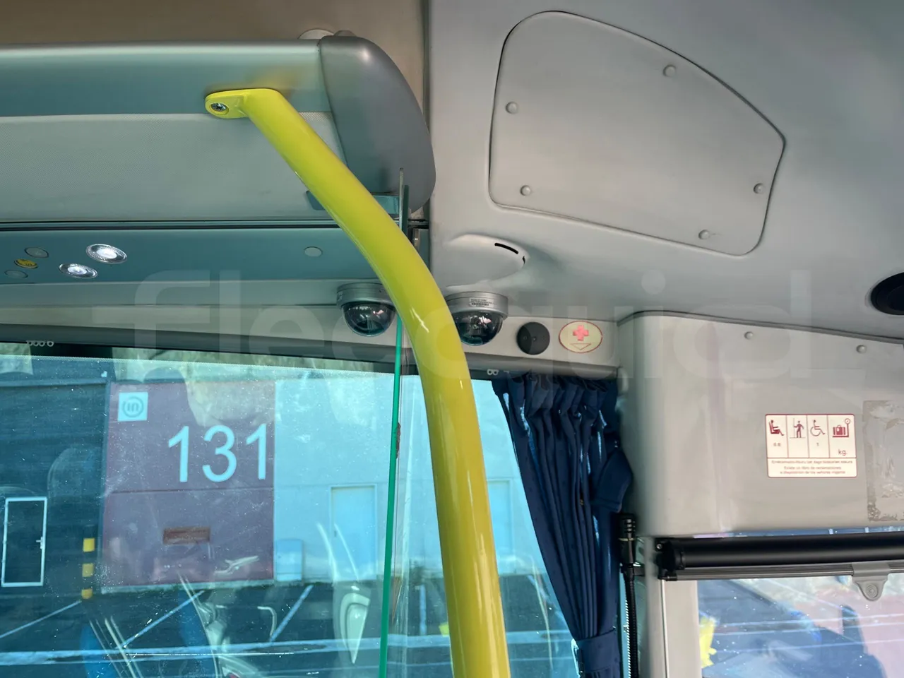 Scania Irizar i4H 14.99 M3 - Euro6 - 302kW - 14.990mt - hostess seat photo