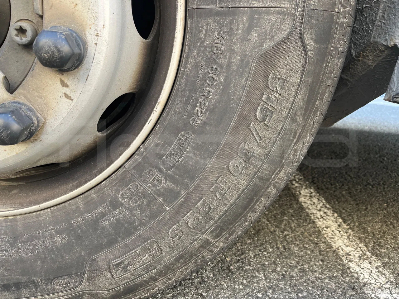 Scania Irizar i4H 14.99 M3 - Euro6 - 302kW - 14.990mt - rear left tire photo