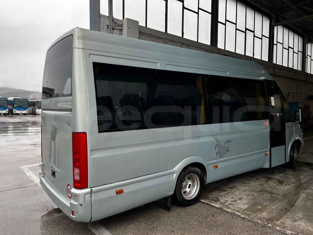 Iveco Daily A50C - Euro3 - 107kW - 6.948mt - 3/4 right rear doors closed