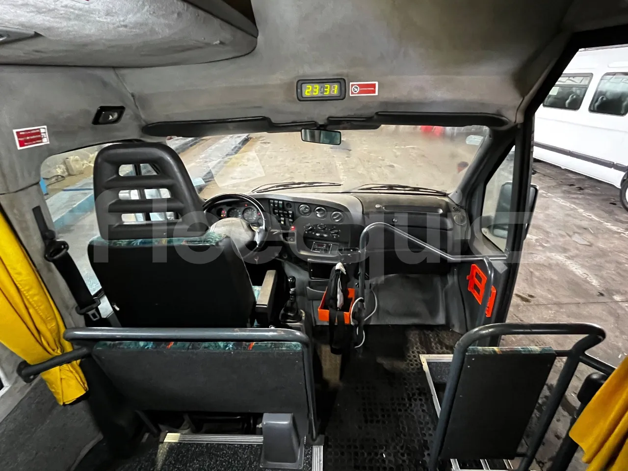 Iveco Daily A50C - Euro3 - 107kW - 6.948mt - driver microphone accessories photo