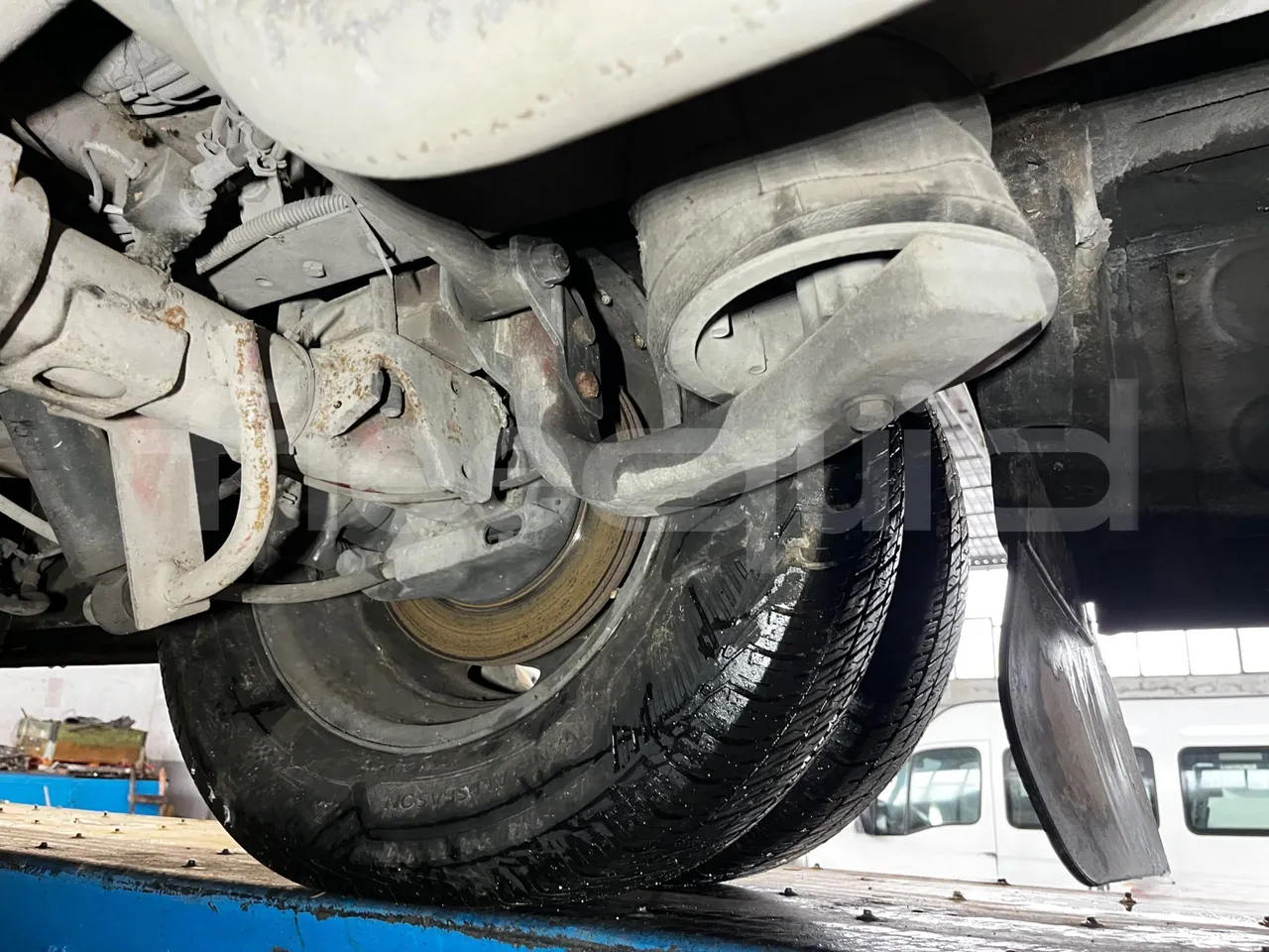 Iveco Daily A50C - Euro3 - 107kW - 6.948mt - axle 2 discs left