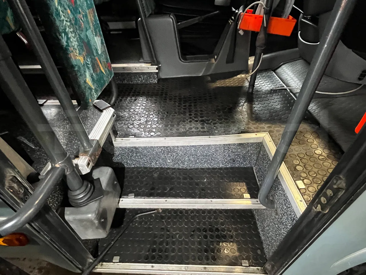 Iveco Daily A50C - Euro3 - 107kW - 6.948mt - door mechanism photo