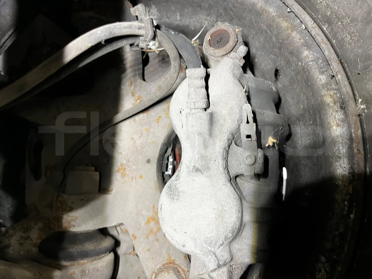 Iveco Daily A50C - Euro3 - 107kW - 6.948mt - front brake calipers right