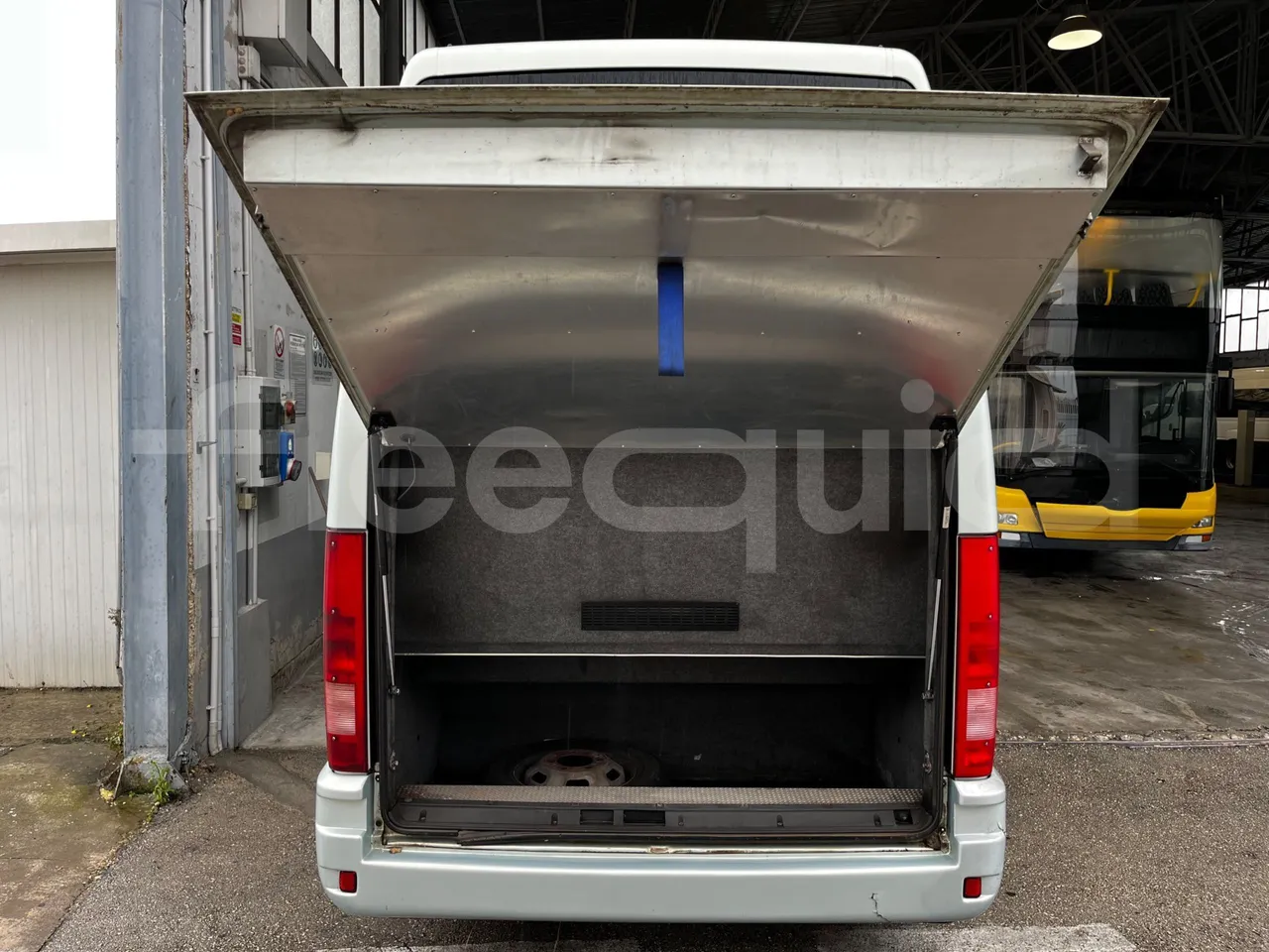 Iveco Daily A50C - Euro3 - 107kW - 6.948mt - internal frame rust check