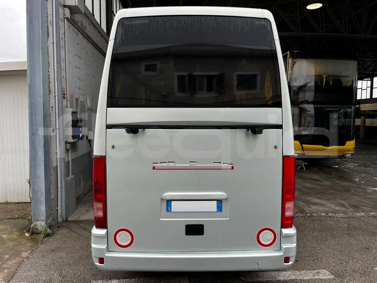 Iveco Daily A50C - Euro3 - 107kW - 6.948mt - rear hatch closed