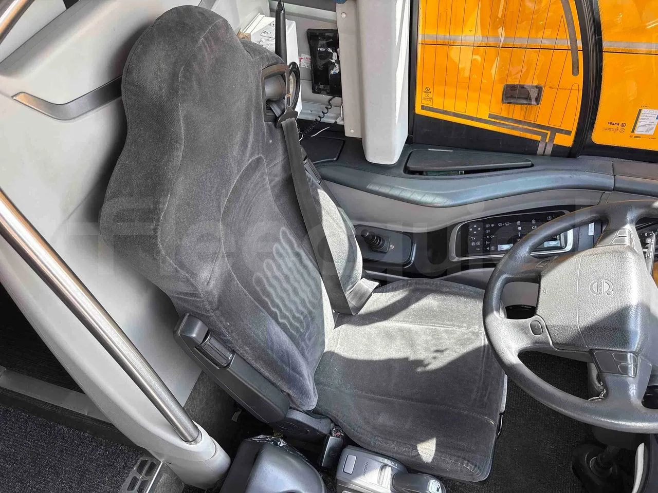 Irizar Volvo - driver's seat photo