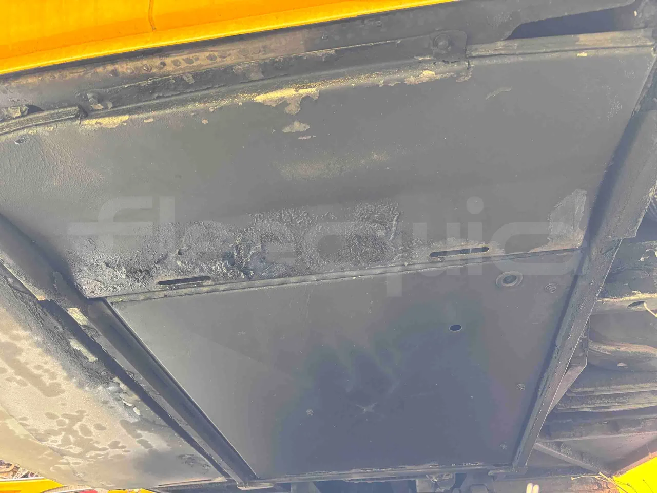 Irizar Volvo - engine without protection
