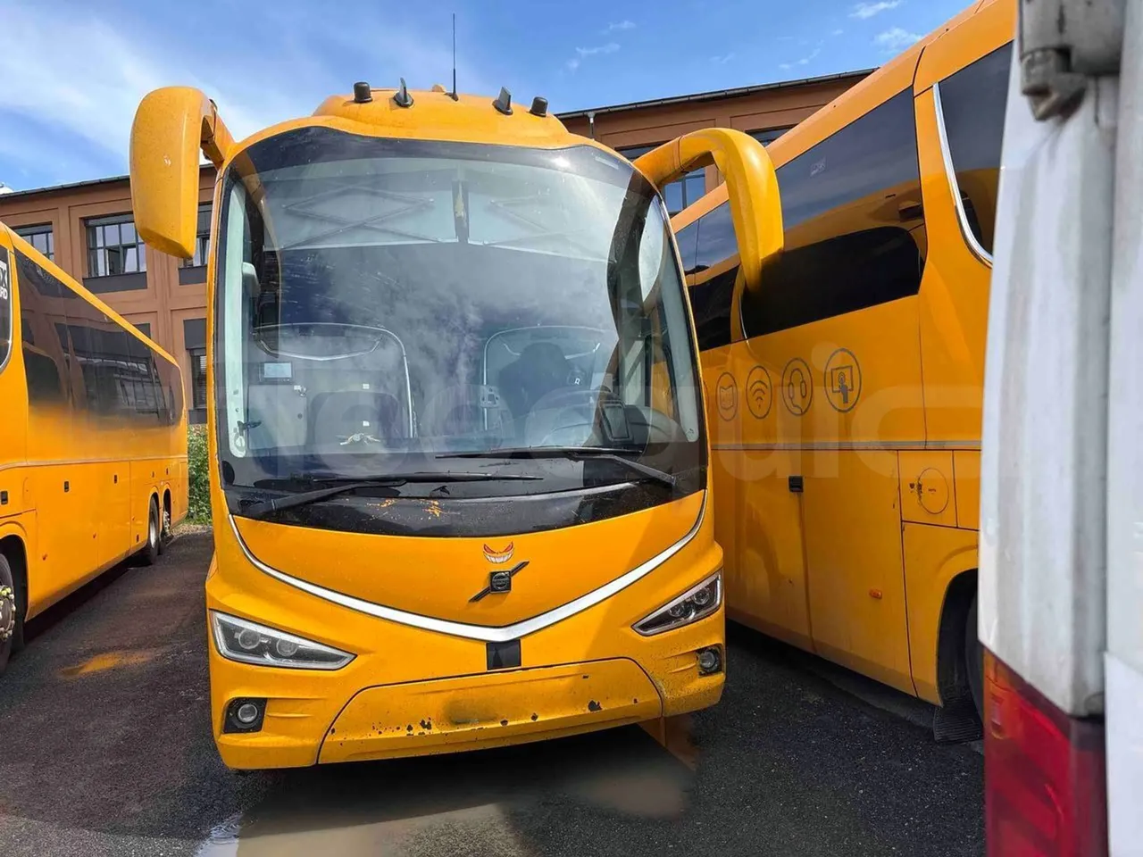 Irizar Volvo - front photo