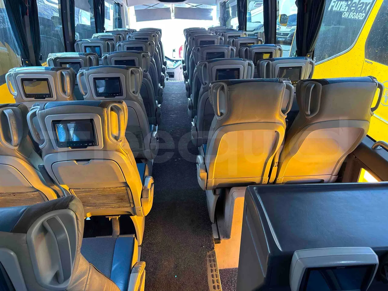 Irizar Volvo - forward view middle aisle
