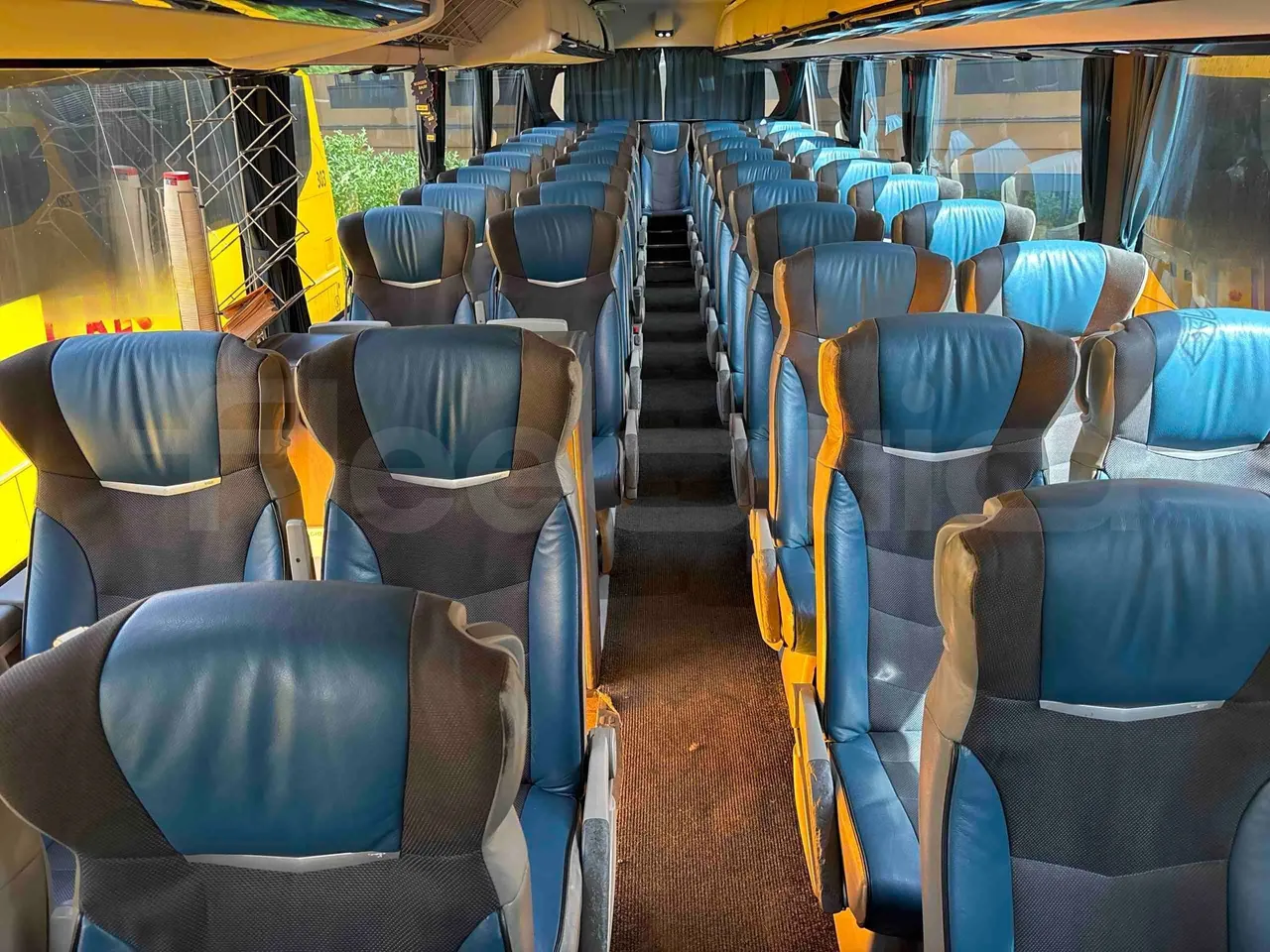 Irizar Volvo - reverse view middle aisle