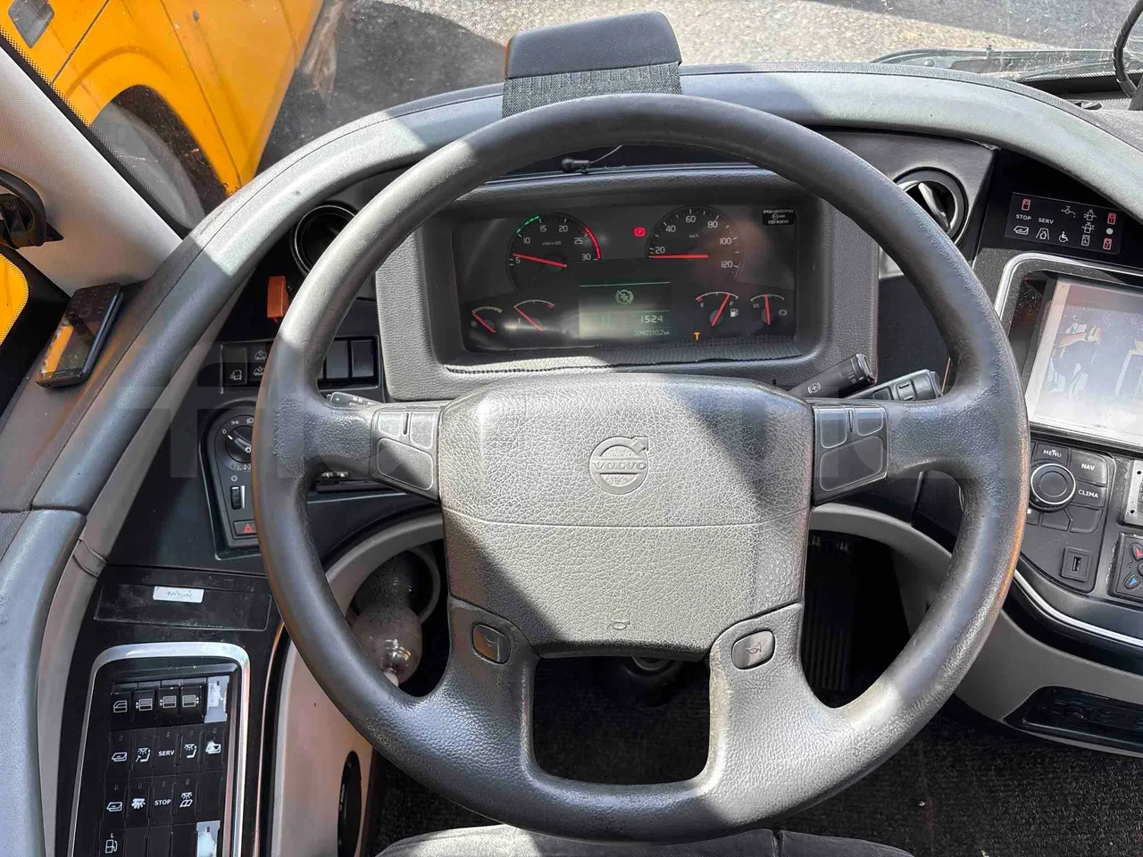 Irizar Volvo - steering wheel photo