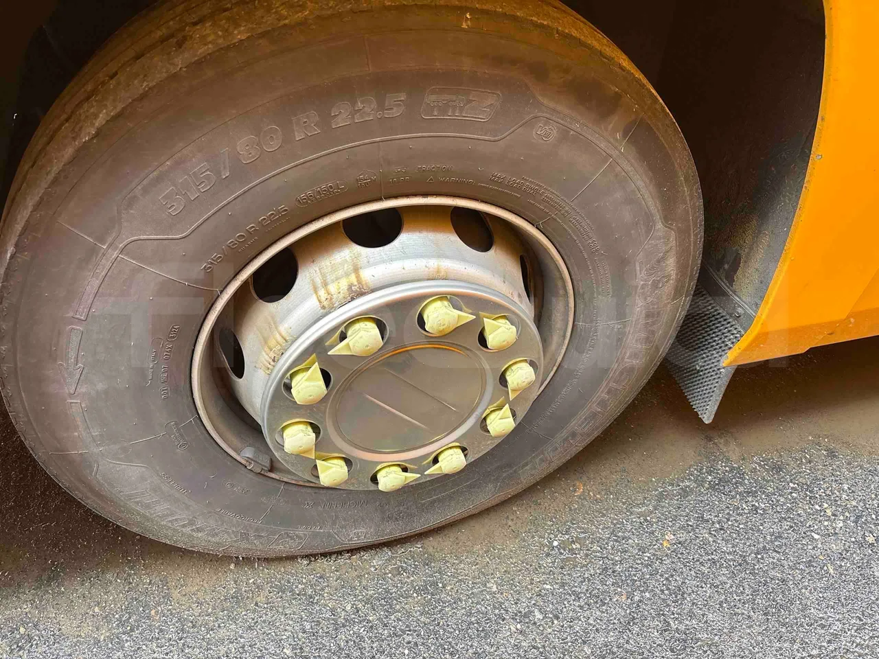 Irizar Volvo - front left tire measurements