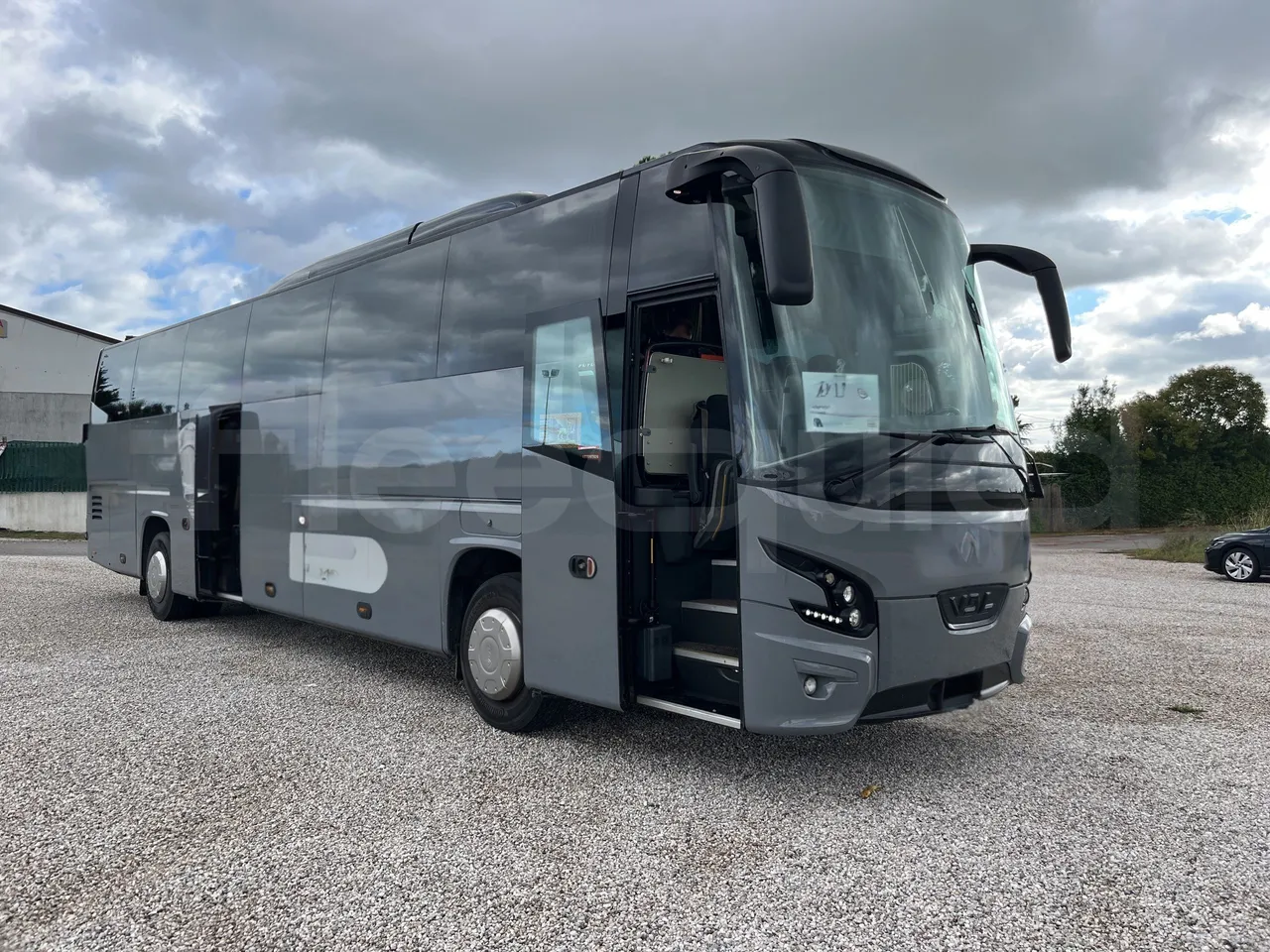 Vdl Futura - 3/4 Front Right Side Doors Open