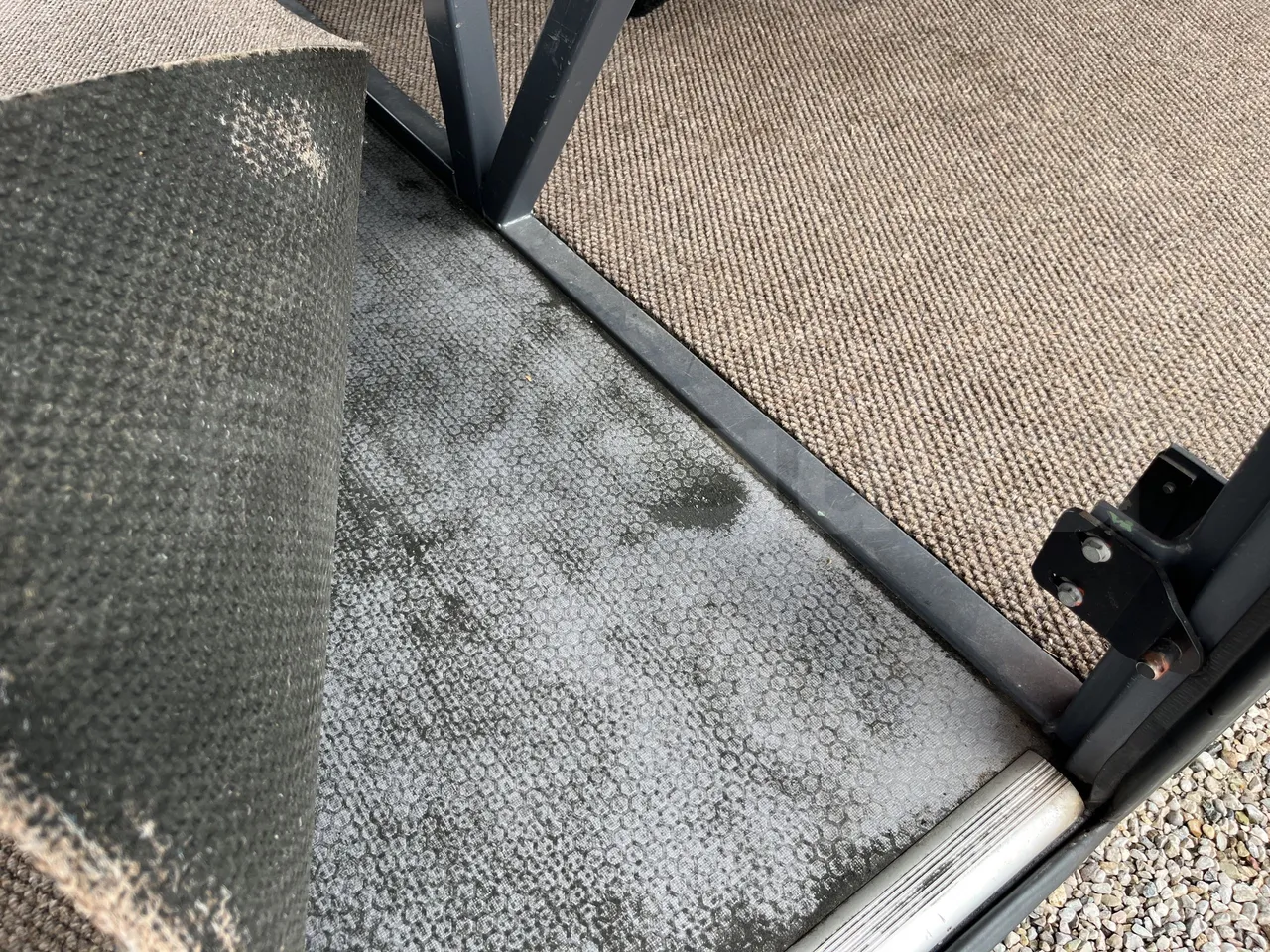 Vdl Futura - Luggage Under Carpet Photo