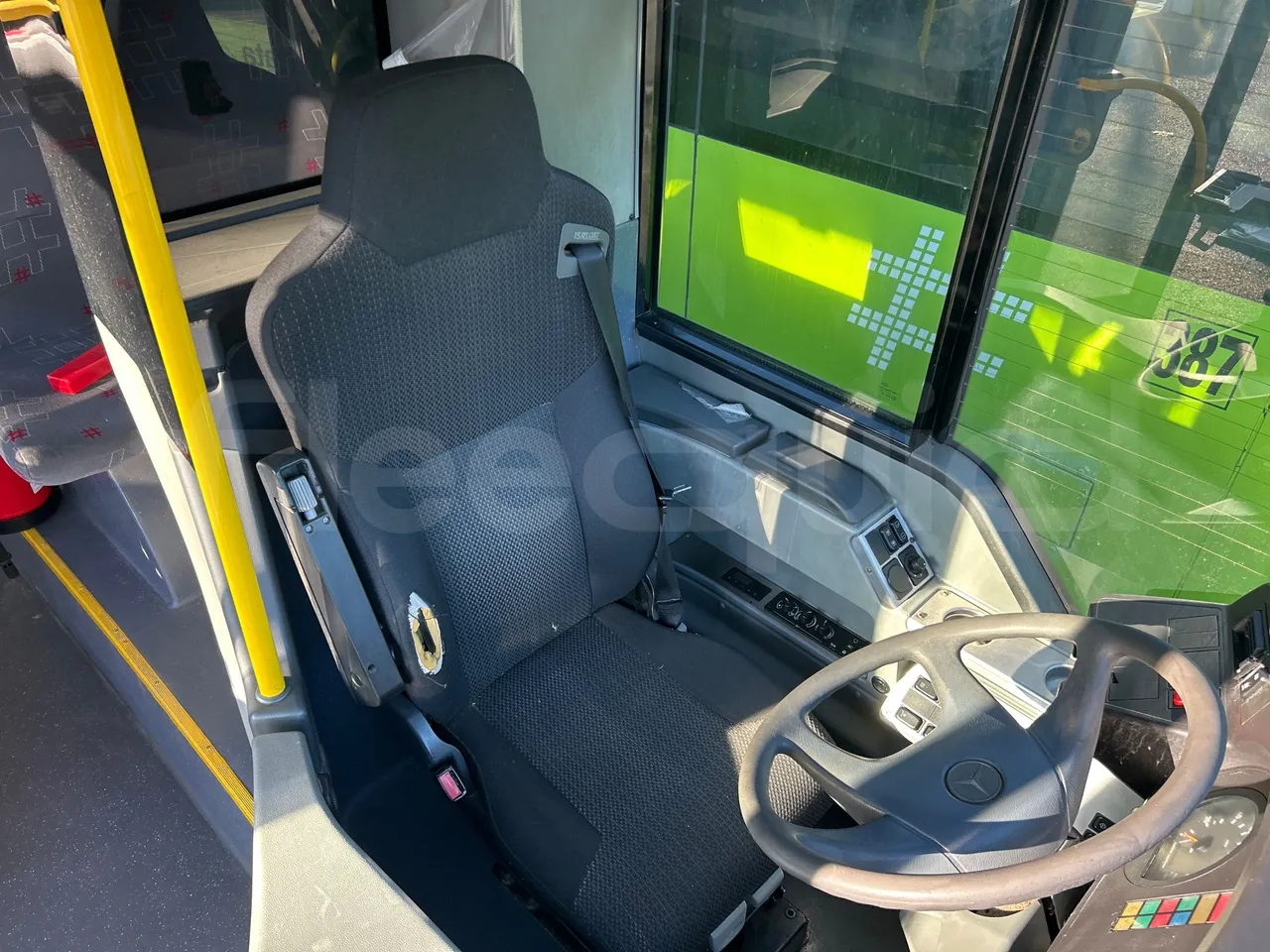Mercedes-Benz Citaro O 530 LE - Euro5 - 220kW - 13.057mt - driver's seat photo