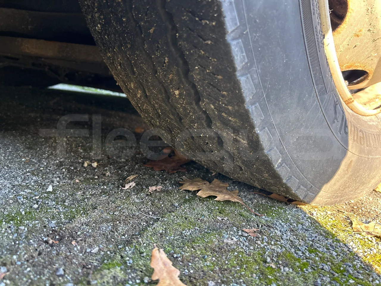 Mercedes-Benz Citaro O 530 LE - Euro5 - 220kW - 13.057mt - tread condition front tires right