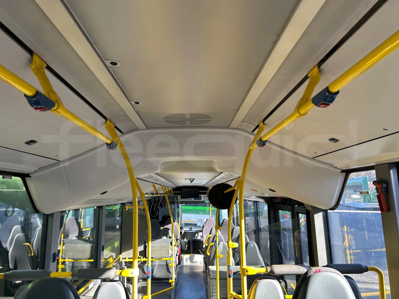 Mercedes-Benz Citaro O 530 LE - Euro5 - 220kW - 13.057mt - overhead compartments photo