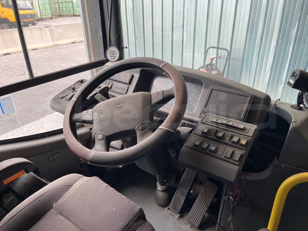 Volvo Urbis B7L/ Euro 3 - 184 Kw - 12 Mt - buttons panels on