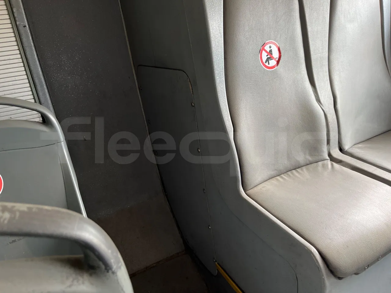 Volvo Urbis B7L/ Euro 3 - 184 Kw - 12 Mt - floor hatches photo