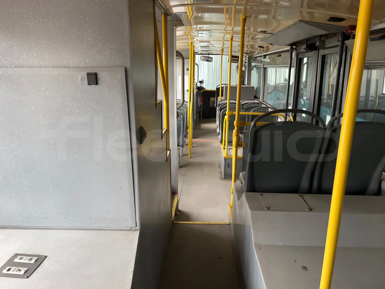 Volvo Urbis B7L/ Euro 3 - 184 Kw - 12 Mt - forward view all seats last row height