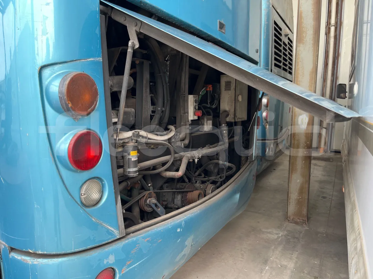Volvo Urbis B7L/ Euro 3 - 184 Kw - 12 Mt - rear hatch open