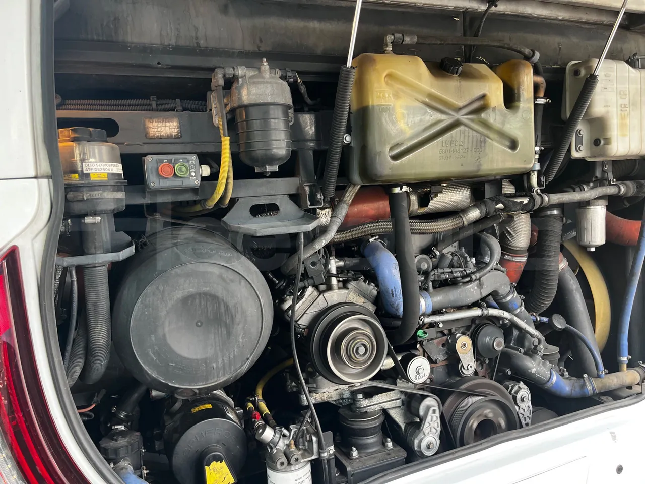 Iveco Magelys - engine plate photo