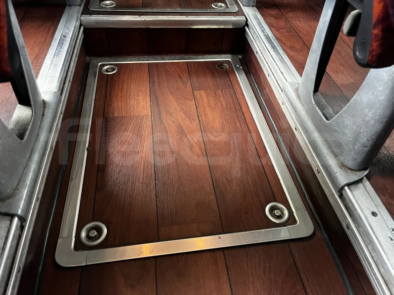 Iveco Magelys - floor hatches photo