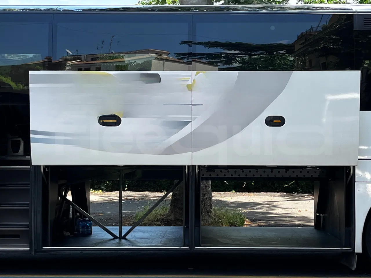 Iveco Magelys - luggage rack photo