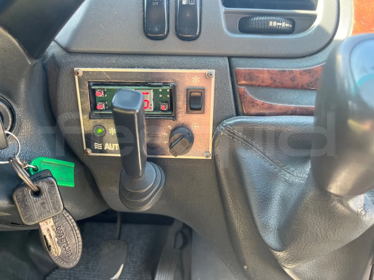 Mercedes-Benz Sprinter 416CD - EUR3 - 115kW - 6.995 - buttons panels on (mandatory for bus to scrap)