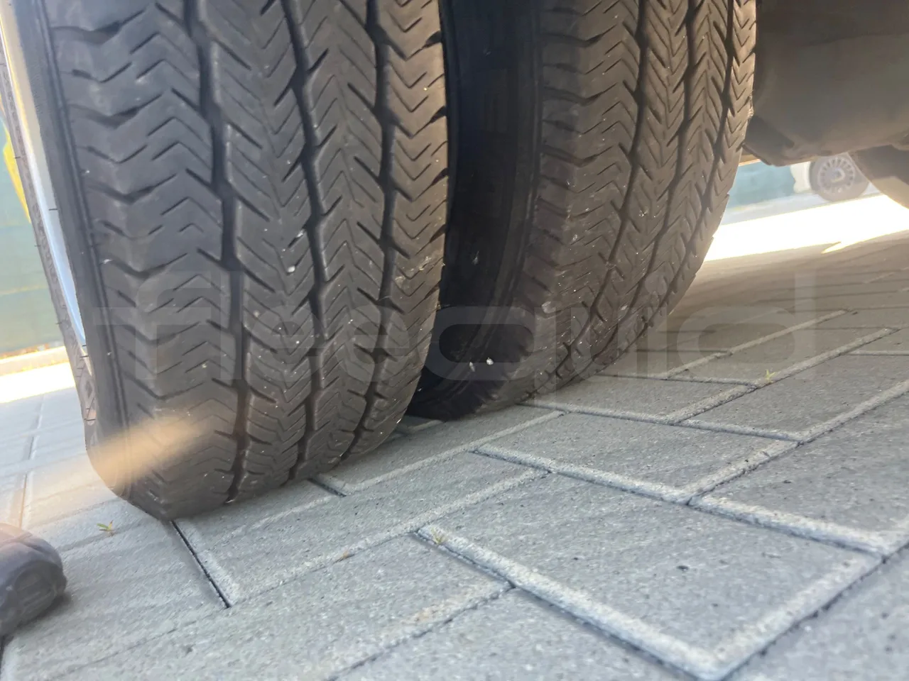 Mercedes-Benz Sprinter 416CD - EUR3 - 115kW - 6.995 - tread condition second axle tires left