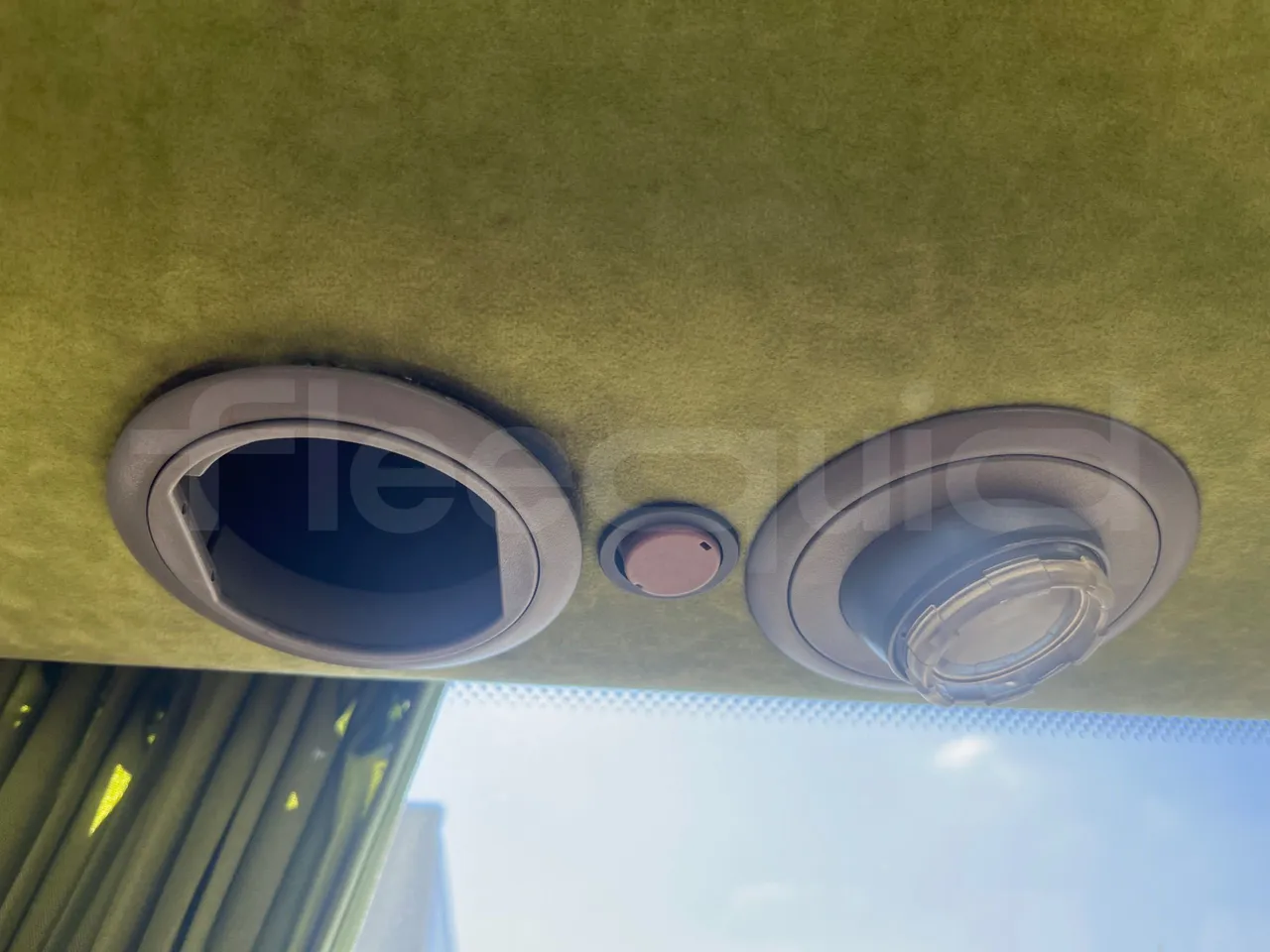 Mercedes-Benz Sprinter 416CD - EUR3 - 115kW - 6.995 - overhead compartments photo