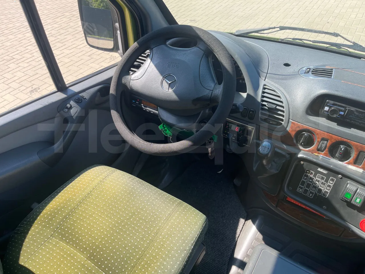 Mercedes-Benz Sprinter 416CD - EUR3 - 115kW - 6.995 - seat plate photo