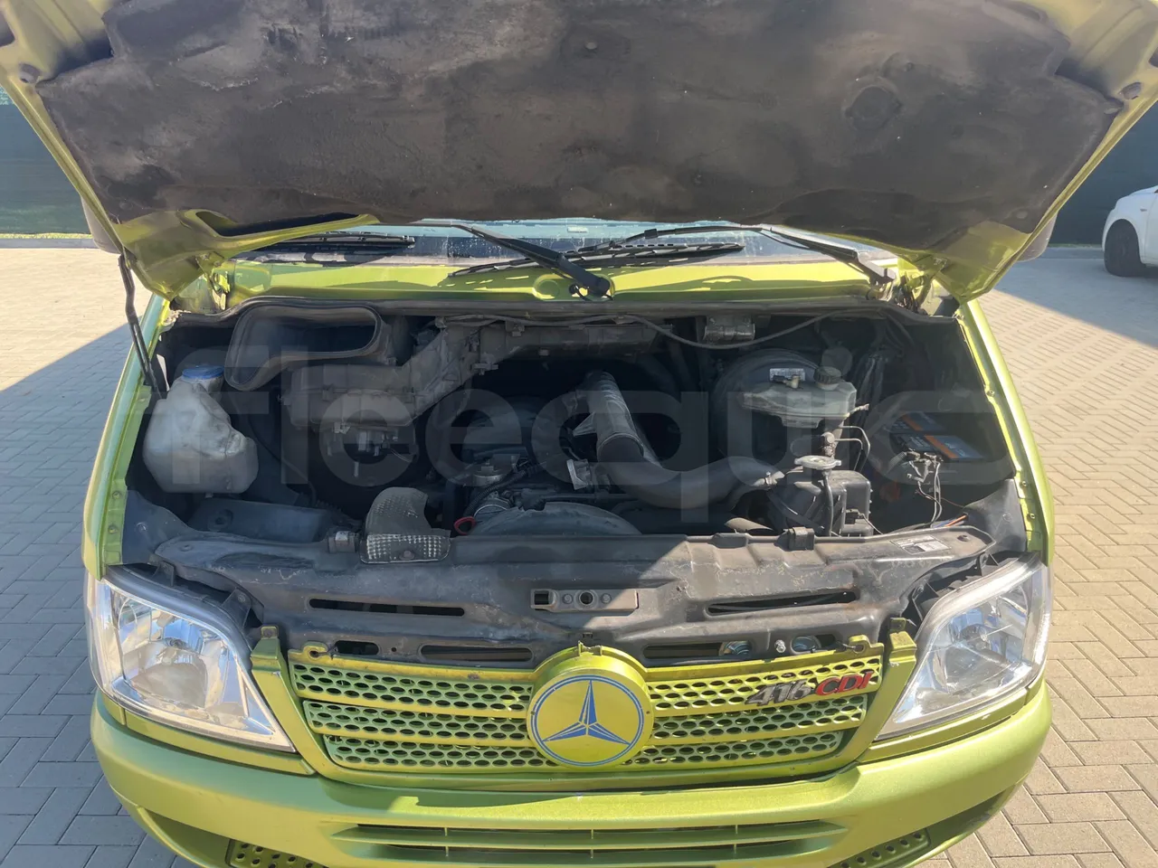 Mercedes-Benz Sprinter 416CD - EUR3 - 115kW - 6.995 - rear hatch open (mandatory for bus to scrap)
