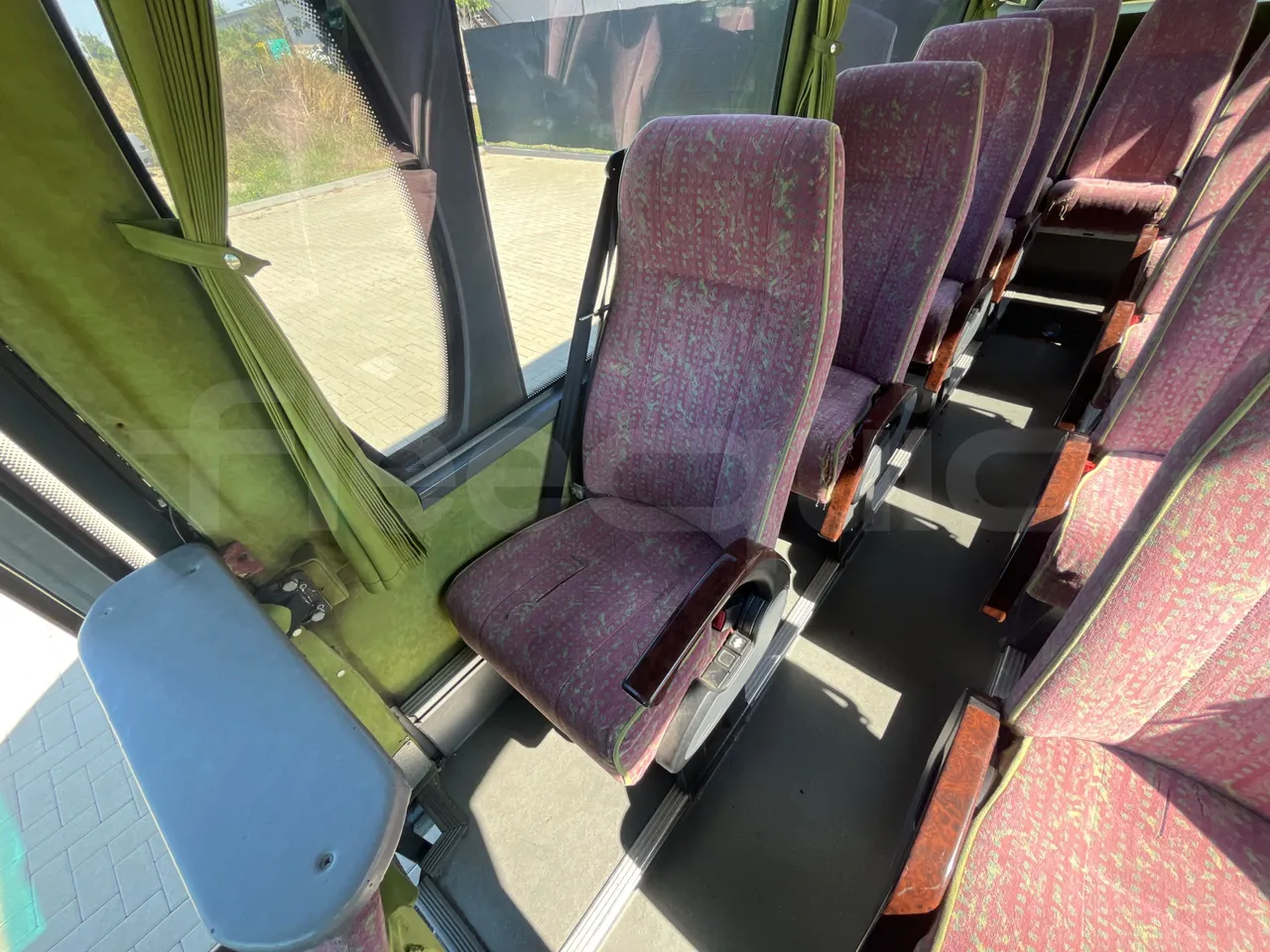Mercedes-Benz Sprinter 416CD - EUR3 - 115kW - 6.995 - hostess seat photo