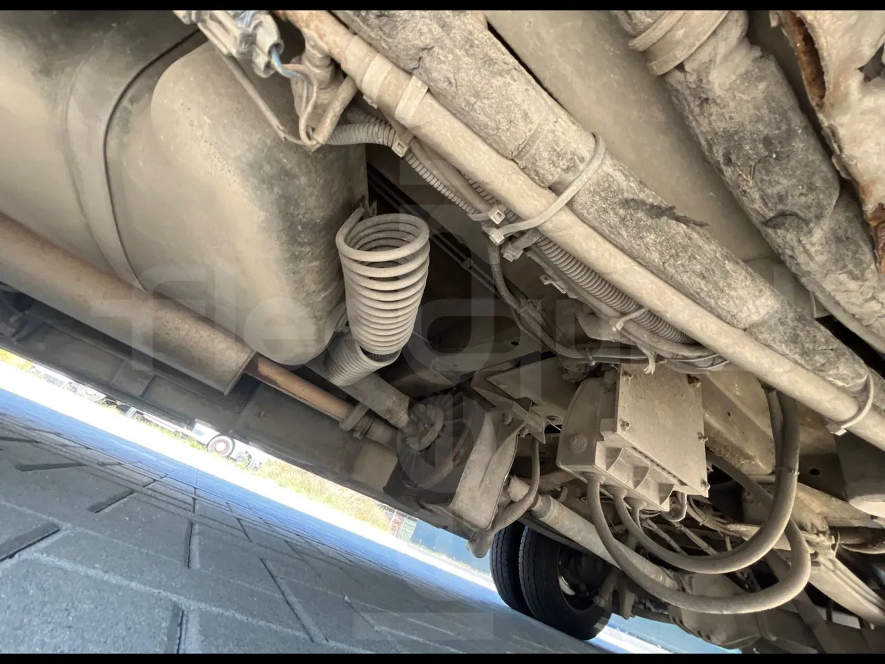 Mercedes-Benz Sprinter 416CD - EUR3 - 115kW - 6.995 - axle 2 shock absorbers 2 left