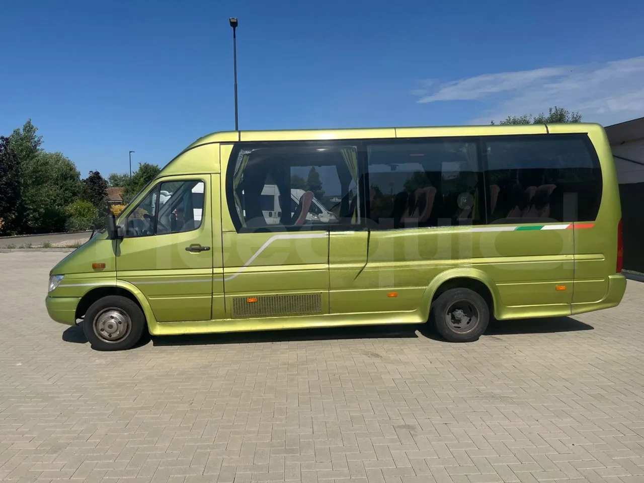 Mercedes-Benz Sprinter 416CD - EUR3 - 115kW - 6.995 - left side photo