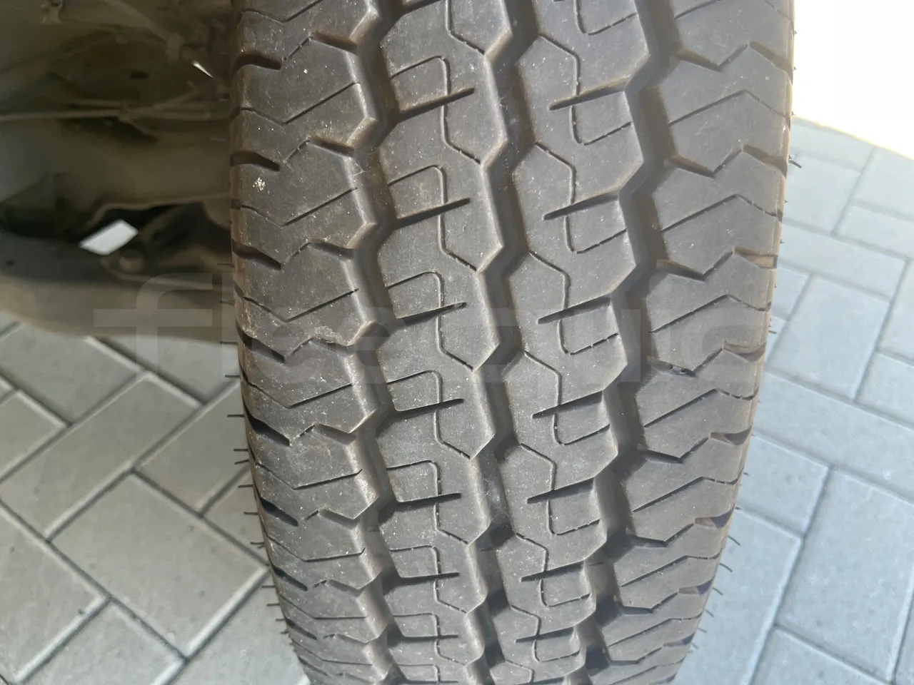 Mercedes-Benz Sprinter 416CD - EUR3 - 115kW - 6.995 - rear left tire photo
