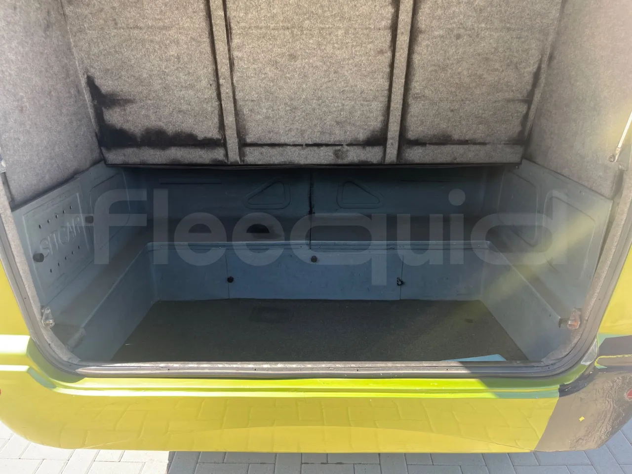 Mercedes-Benz Sprinter 416CD - EUR3 - 115kW - 6.995 - under carpet photo